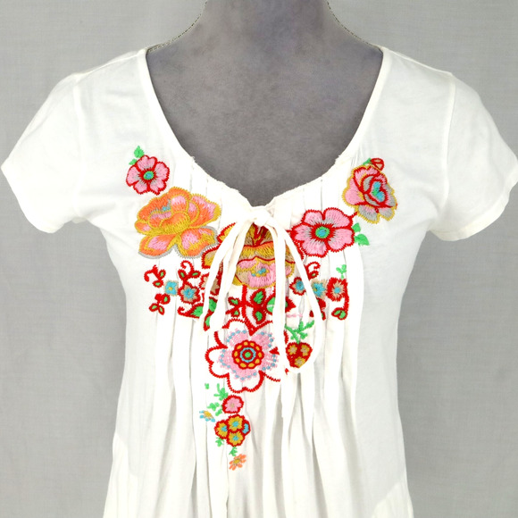 Johnny Was JWLA Top Womens Small White Floral Embroidery T-shirt Pockets Whimsy - Picture 7 of 14